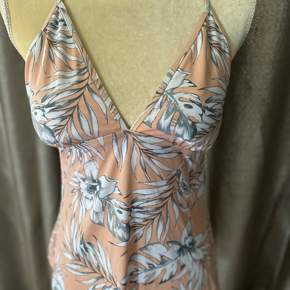 NWOT Swim Top by Cremieux in peach and gray floral.